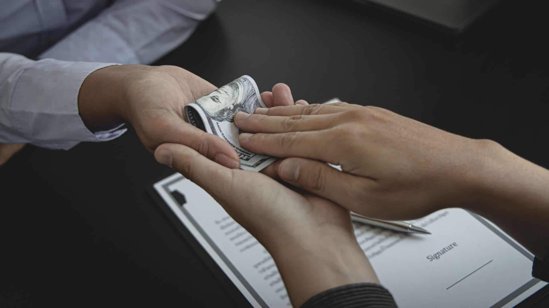 Arnaques aux prêts immobiliers : comment repérer les faux courtiers ?